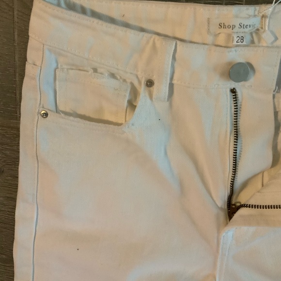 Women Shop Stevie size 28 distressed white jeans. - Picture 8 of 8